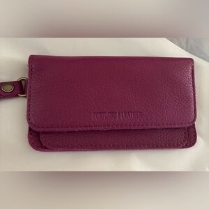 Portland Leather Lily Wristlet in Iris?